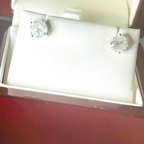 2ct diamond 14k white gold stud earrings - Picture 1 of 10